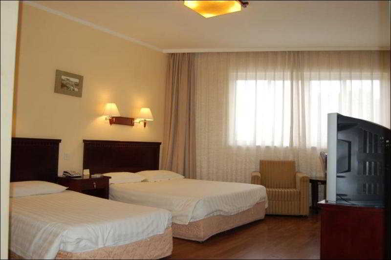 Lakeside Holiday Inn Shanghai Exterior foto